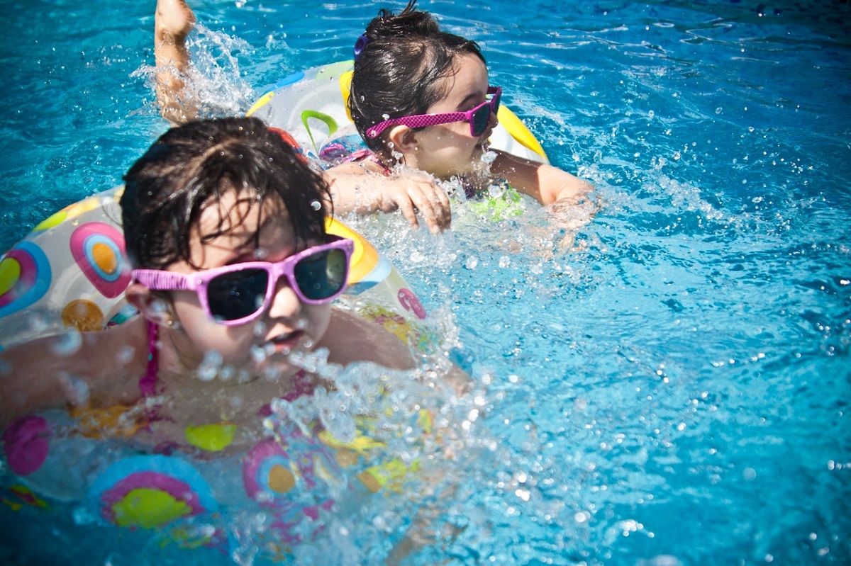 children in the pool